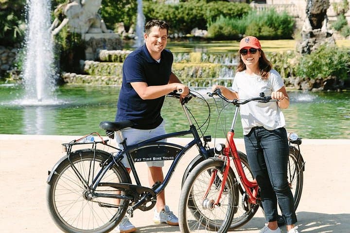 Barcelona:Guided Bike Tour of Sagrada Familia and City Highlights