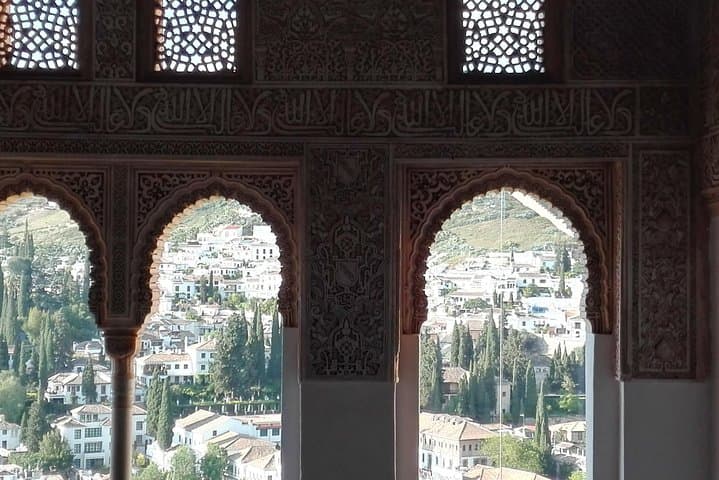 Alhambra private tour (without tickets) total/group Max 15 people