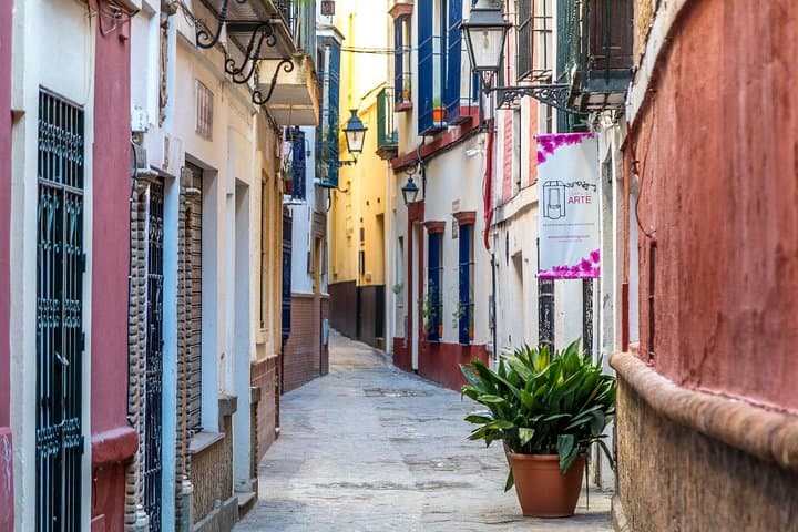 Secret Seville : Discover the City That Doesn't Come Out in the Guides