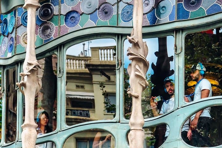 Explore the Instaworthy Spots of Barcelona with a Local