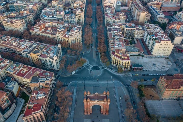 Explore Barcelona in 90 minutes with a Local