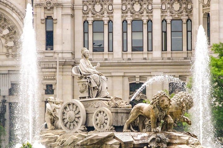 Explore Madrid in 90 minutes with a Local