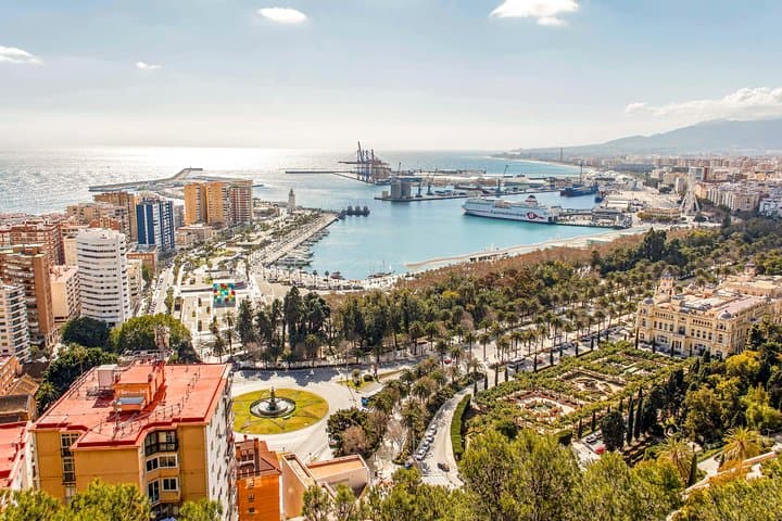 Explore Malaga in 60 minutes with a Local