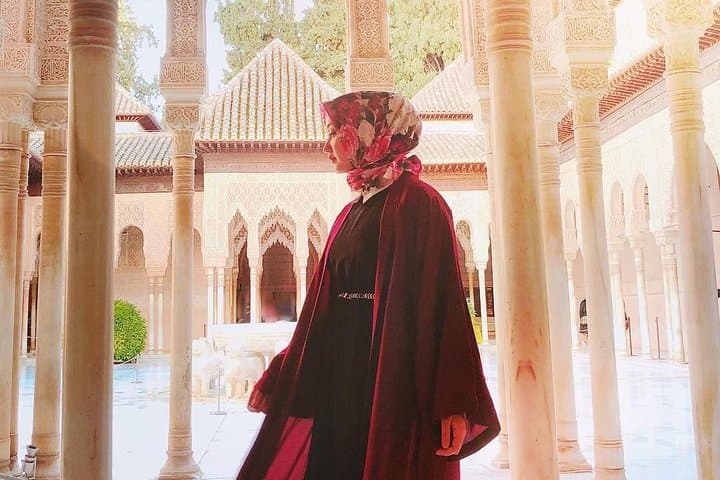 Alhambra Small Group Tour with Nasrid, Generalife & Alcazaba