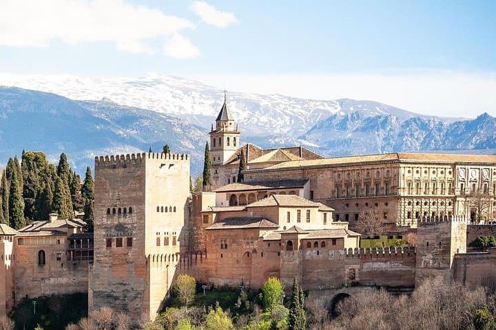 Alhambra Small Group Tour with Nasrid, Generalife & Alcazaba