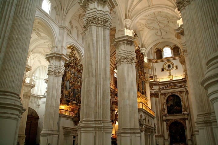 Granada Private Walking Tour with Cathedral & Royal Chapel