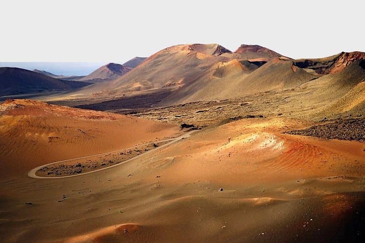 Tour Timanfaya National Park and Cueva de Los Verdes