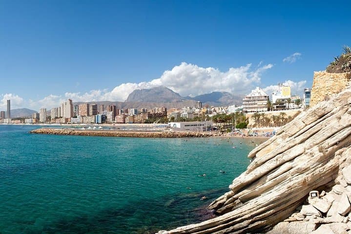 Total Alicante walking tour, tapas and wine tasting