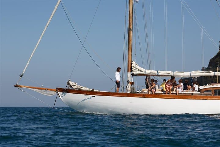 Private Sailing San Sebastian classic yacht