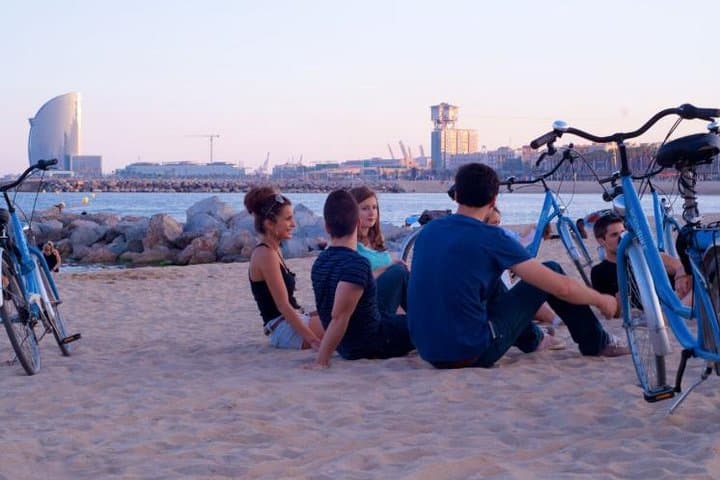 Discover Barcelona by bike with Born Bike Tours Barcelona, visit the beaches of Barcelona with friends!