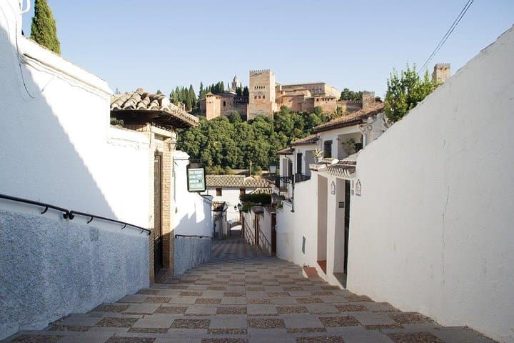 Granada Albaicín and Sacromonte with Museo Cuevas