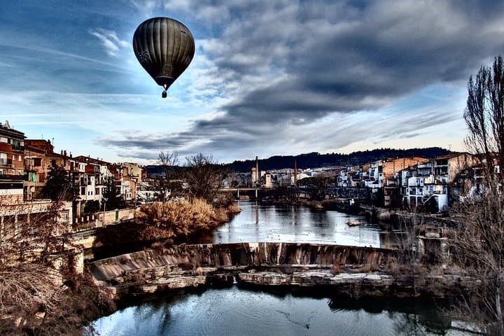 Hot air balloon Kon-Tiki Montserrat including Barcelona's pickup