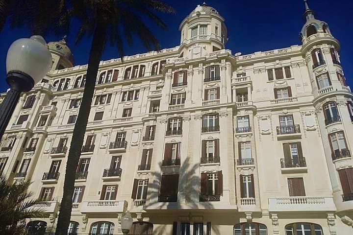 Alicante Like a Local: Private Castle, Market & Tapas Trail