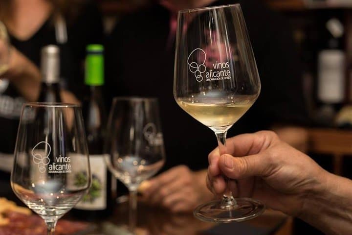 Alicante Like a Local: Private Castle, Market & Tapas Trail