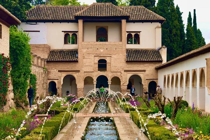 Alhambra Private Tour from Motril: with transport and skip-the-line-tickets