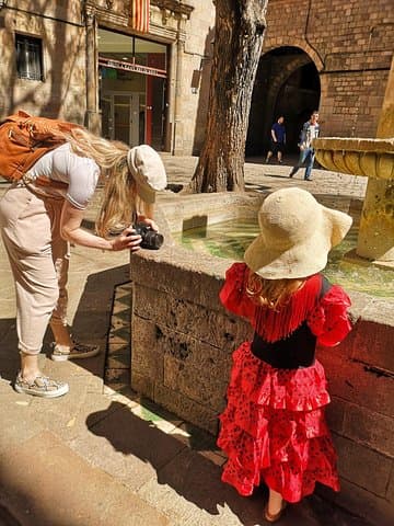 Family Private Tour: Churros, Hot Chocolate & Games in Barcelona