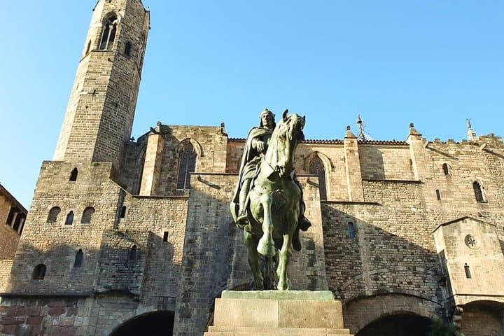 Gothic aera Barcelona private tour (2H) - Private guide
