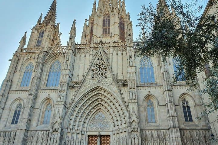 Gothic aera Barcelona private tour (2H) - Private guide