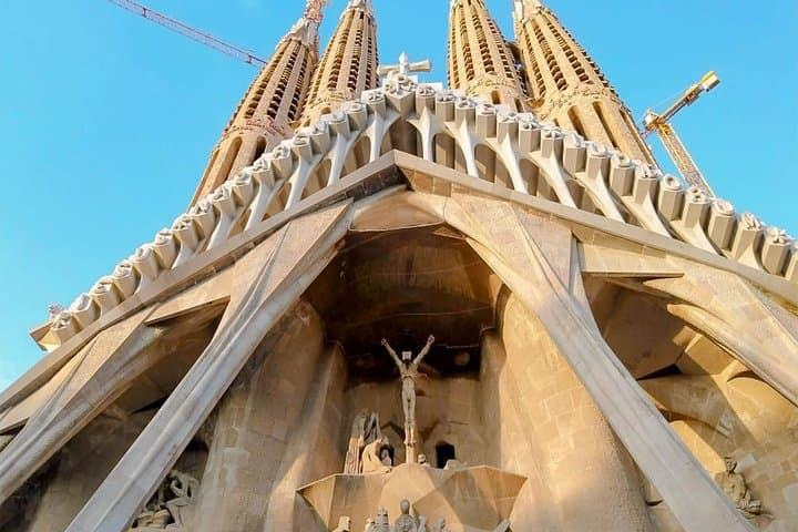 Private Barcelona’s Highlights halfday tour - pick up included