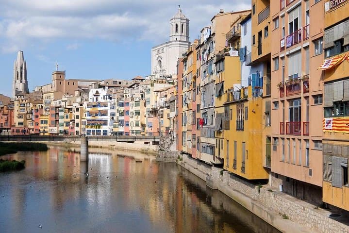 From Barcelona : Girona and Costa Brava Day Trip (VIP Small Group)