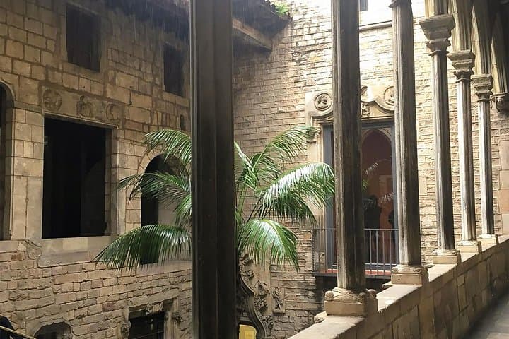 Museu Picasso National | Private visit (2H) | Skip the line | Private guide