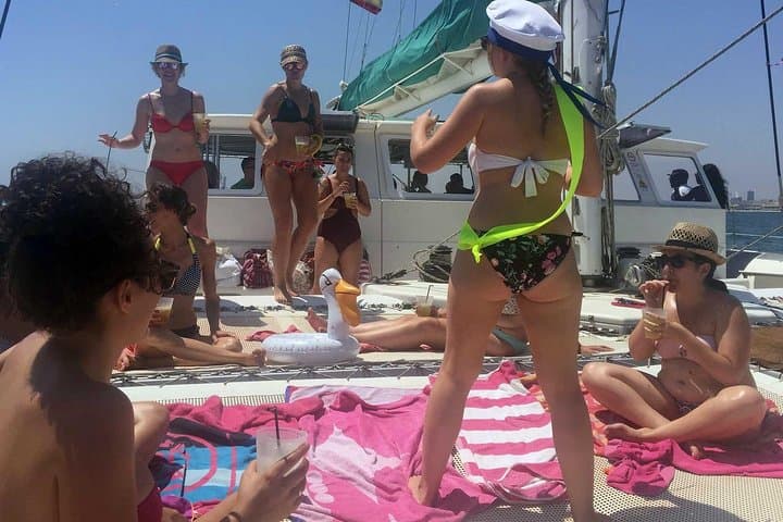Day Cruise Party with Lunch On Board & Cocktail