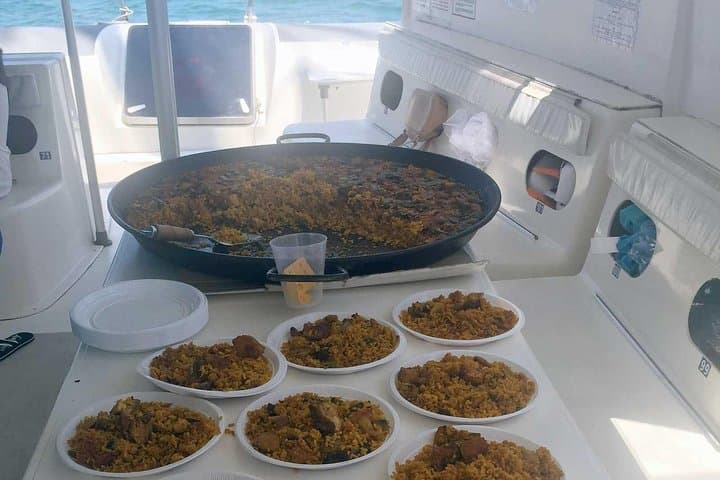 Day Cruise Party with Lunch On Board & Cocktail