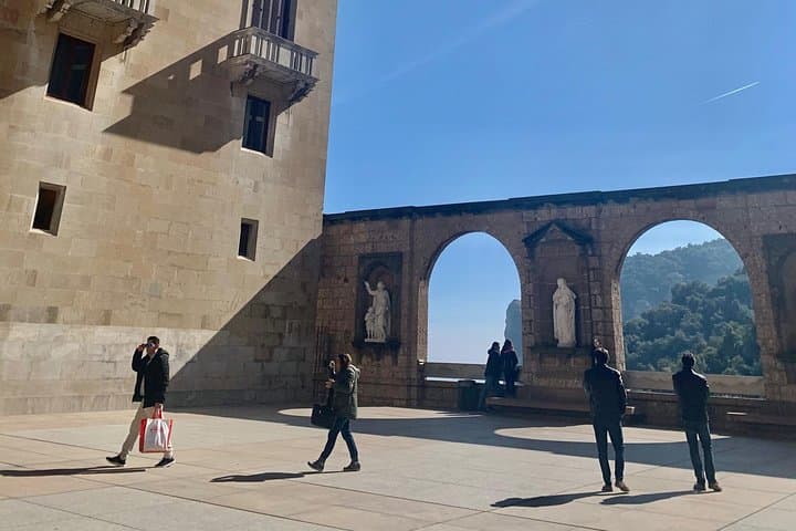 Private Tour: Montserrat and Cava Visit with Pick up