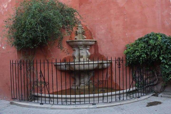 Seville Evening Historical Tour with Haunted History