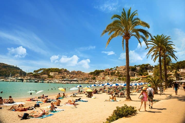 Private Transfer from Cala Millor to Mallorca airport (PMI)