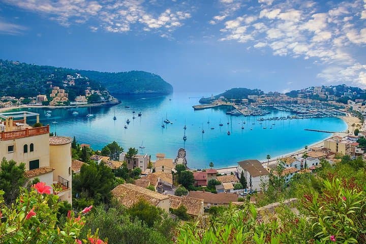Private Transfer from Cala Millor to Mallorca airport (PMI)