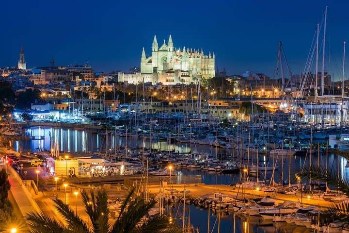 Private Transfer from Cala Millor to Mallorca airport (PMI)