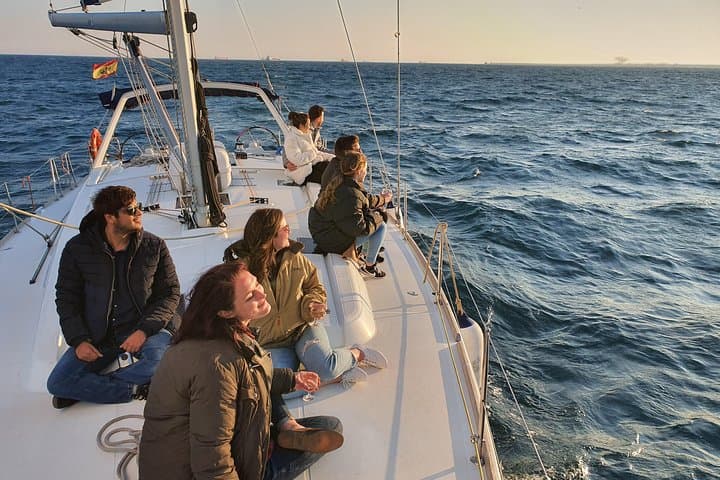 Meet new friends in one of the best Sailing Experiences in Barcelona on board a 16 mts Sailboat.