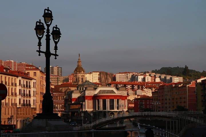 Bilbao Architecture & Culture: Guggenheim, Old Town & Market