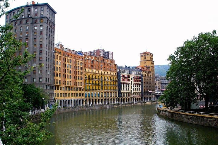 Bilbao Architecture & Culture: Guggenheim, Old Town & Market