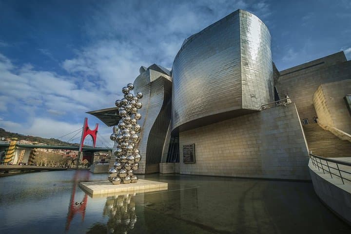 Bilbao Architecture & Culture: Guggenheim, Old Town & Market