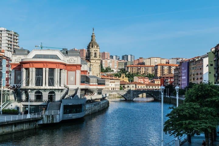 Bilbao Architecture & Culture: Guggenheim, Old Town & Market