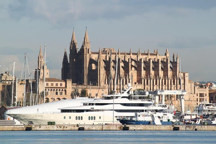 Palma de Mallorca: Historic Landmarks & Artistic Treasures