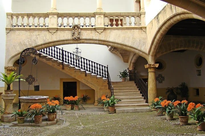 Palma de Mallorca: Historic Landmarks & Artistic Treasures