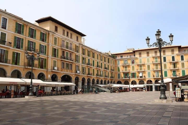 Palma de Mallorca: Historic Landmarks & Artistic Treasures