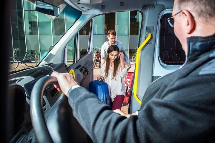 Barcelona Private Transfer from Cruise Port to Barcelona Airport