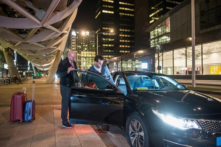 Barcelona Private Transfer from Cruise Port to Barcelona Airport