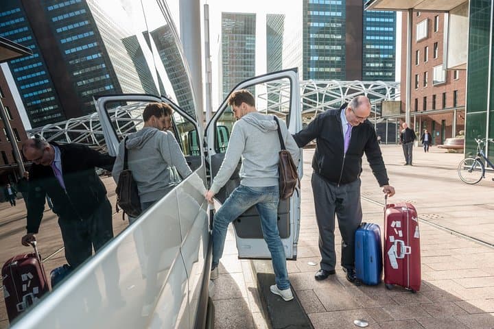 Private transfer from Hotel in Barcelona to Fira de Barcelona (any Hotel)