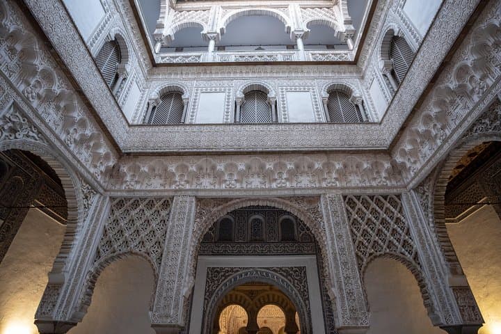 Seville Alcázar: Guided Premium Tour with Priority Entrance