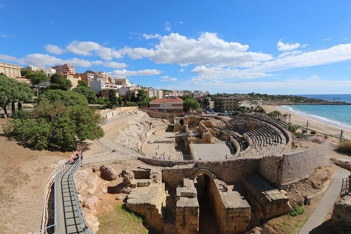 Tarragona Ruins & Priorat 1 day - Reduced group hotel pick up from Barcelona