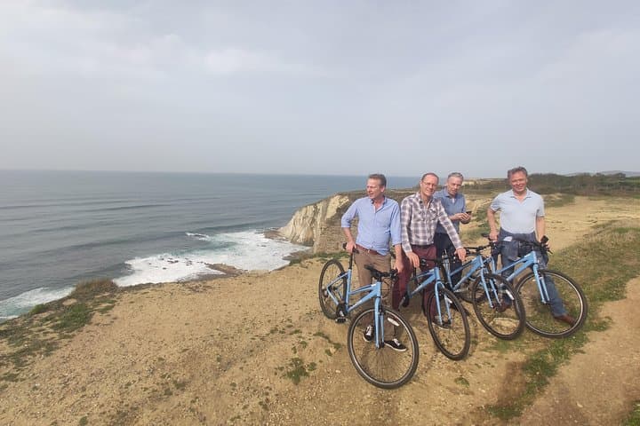 Bike tour with Pintxos & Drinks in Getxo (Scenic Bilbao Seaside)