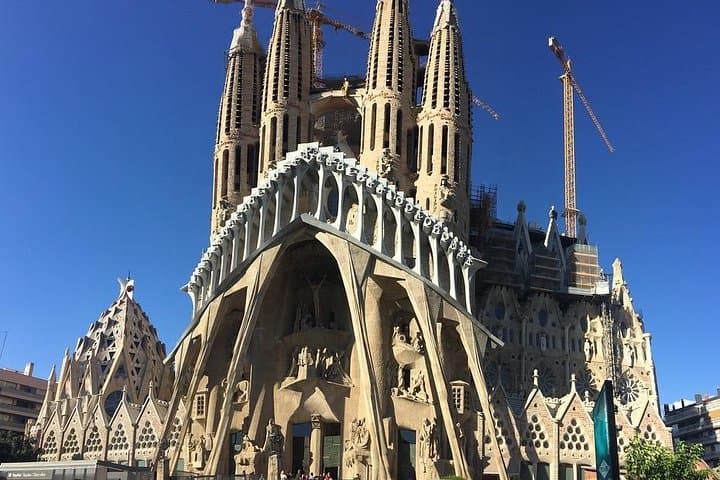 Montserrat, Sagrada Familia & Barcelona Private Tour - From Salou/Tarragona