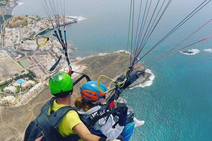 Tenerife Basic Paragliding Flight Experience with Pickup