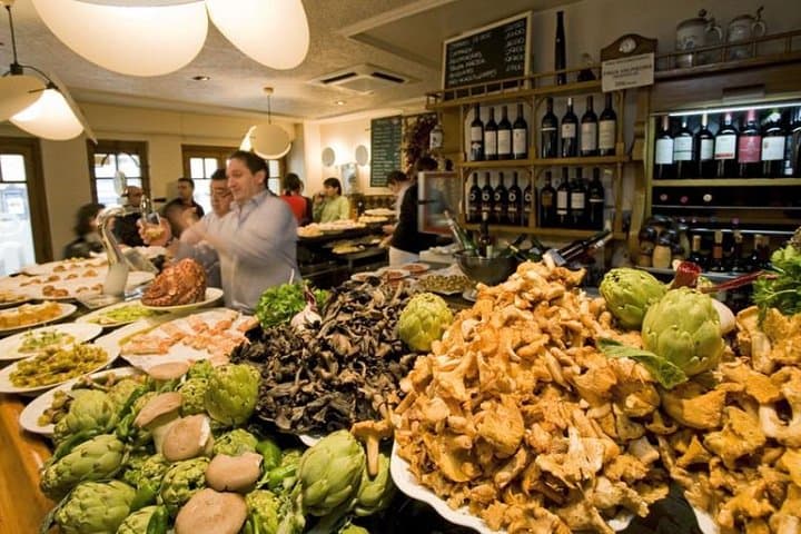 Get lost in the last classic pintxo taverns