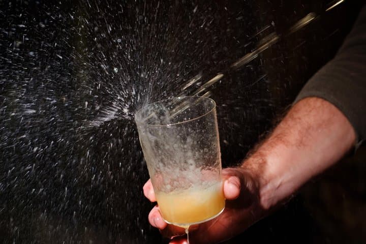 Live in the cider house, the tradition of the txotx.